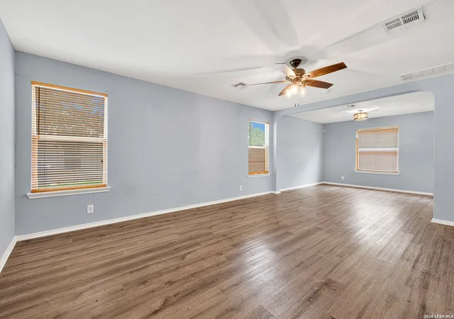 4th image of 701 Hollow Rdg, Schertz, TX 78108 | MLS# 1991936