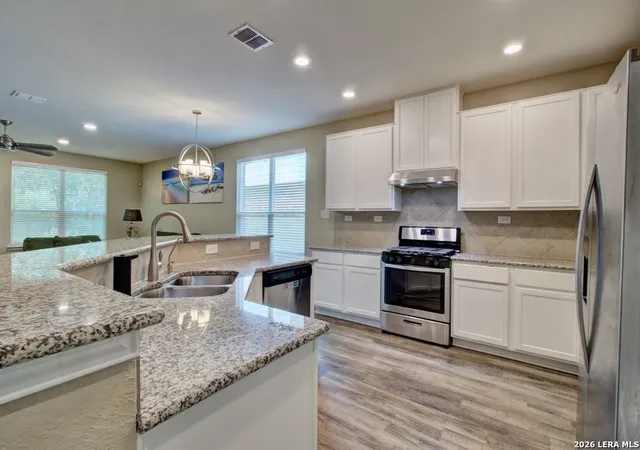 Homes for sale in Helotes, TX | 11211 Hill Top Loop, Helotes, TX 78023 | MLS# 1991946