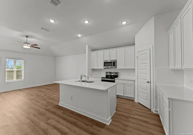 5th image of 117 Stabler Square, San Antonio, TX 78056 | MLS# 1991958
