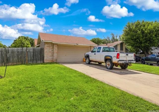 Photo 3 of Sale Pending at 9609 Little Bnd, San Antonio, TX 78250 | MLS# 1992046 | Listing updated on 2026-08-26