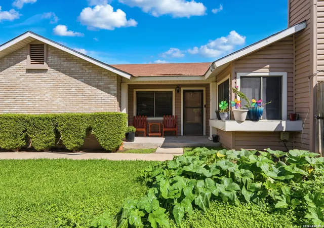 Photo 4 of Sale Pending at 9609 Little Bnd, San Antonio, TX 78250 | MLS# 1992046 | Listing updated on 2026-08-26