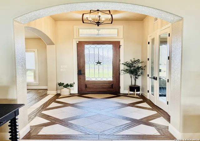 Photo 3 of Single family home for sale at 121 Valley Vew Dr, La Vernia, TX 78121 | MLS# 1992069 | Listing updated on 2026-08-25