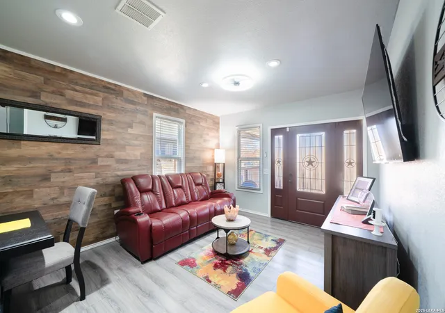 4th image of 318 Pruitt Ave, San Antonio, TX 78204 | MLS# 1992071