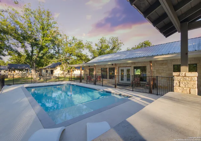 3rd image of 370 Johnny Seibert Ln, Leakey, TX 78873 | MLS# 1992122