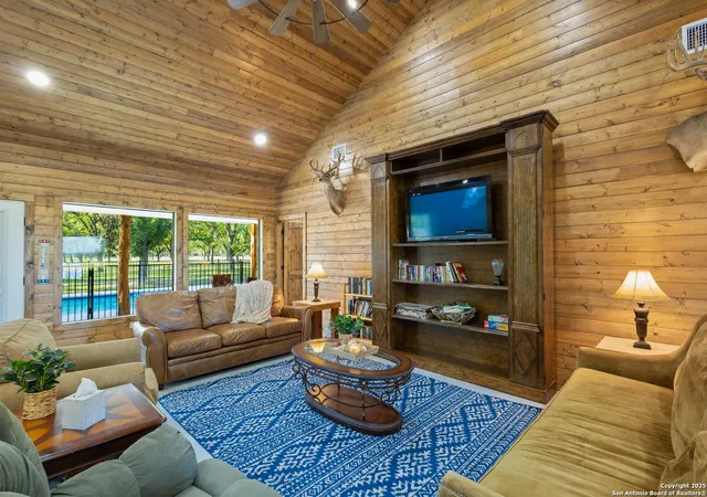 4th image of 370 Johnny Seibert Ln, Leakey, TX 78873 | MLS# 1992122