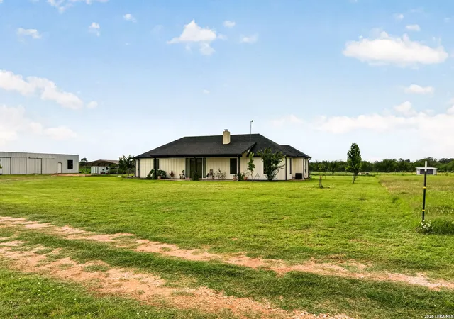 Homes for sale in Devine, TX | 965 County Road 7611, Devine, TX 78016 | MLS# 1992126
