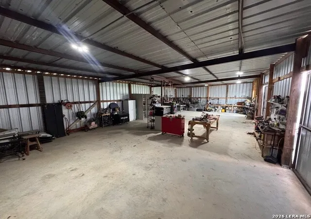 Homes for sale in Devine, TX | 965 County Road 7611, Devine, TX 78016 | MLS# 1992126