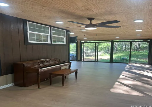 Homes for sale in Bastrop, TX | 259 N Pinehill, Bastrop, TX 78602 | MLS# 1992155