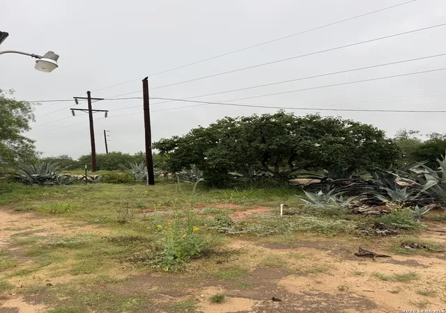 Homes for sale in Carrizo Springs, TX | 512 Community Rd, Carrizo Springs, TX 78834 | MLS# 1992157