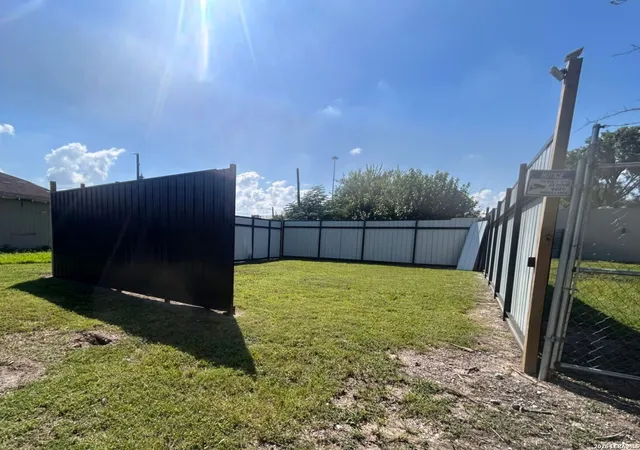 1st image of 2846 Liberty Rd, Houston, TX 77026 | MLS# 1992164