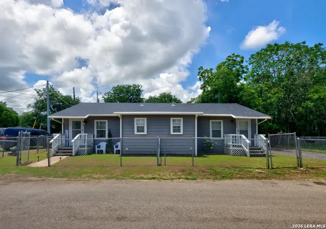 1st image of 502  504 Shannon Ave, Seguin, TX 78155 | MLS# 1992173