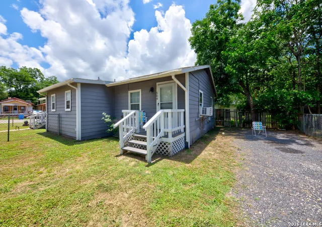 11th image of 502  504 Shannon Ave, Seguin, TX 78155 | MLS# 1992173