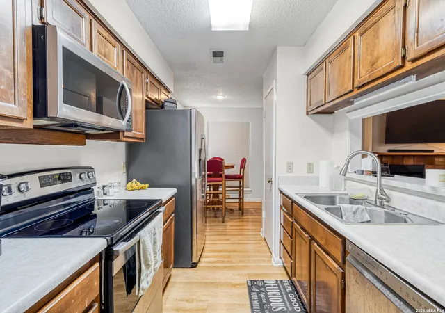 2nd image of 2255 Thousand Oaks Dr #605, San Antonio, TX 78232 | MLS# 1992188