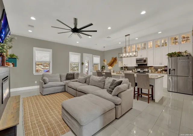 Photo 4 of Single family home for sale at 627 Hummingbird, Canyon Lake, TX 78133 | MLS# 1992194 | Listing updated on 2026-07-13