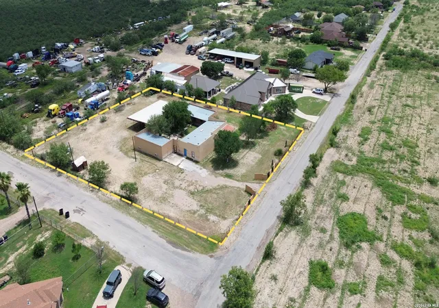 3rd image of 418 County Road 227, Eagle Pass, TX 78852 | MLS# 1992204