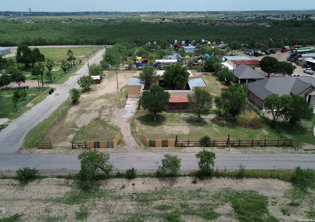 4th image of 418 County Road 227, Eagle Pass, TX 78852 | MLS# 1992204