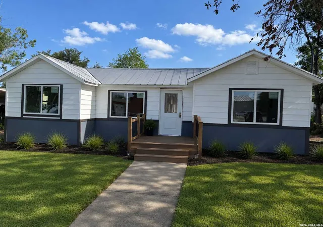 Homes for sale in Poteet, TX | 261 Avenue H, Poteet, TX 78065 | MLS# 1992205