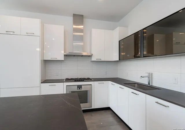 Photo 2 of Condo for sale at 123 Lexington Ave #1303, San Antonio, TX 78205 | MLS# 1992217 | Listing updated on 2026-09-04