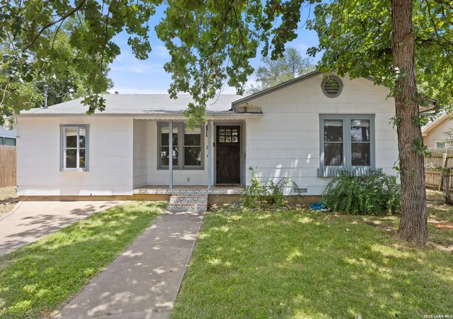 Homes for sale in Fredericksburg, TX | 106 W Mulberry, Fredericksburg, TX 78624 | MLS# 1992276
