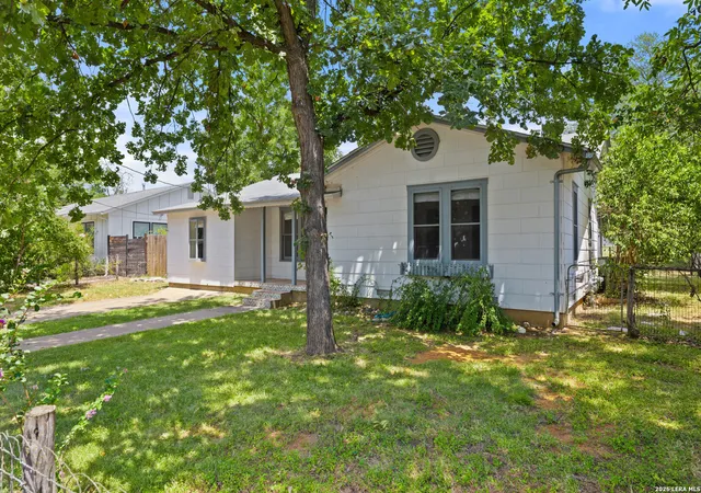 Homes for sale in Fredericksburg, TX | 106 W Mulberry, Fredericksburg, TX 78624 | MLS# 1992276
