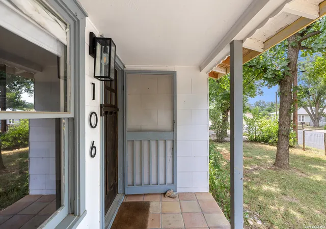 Homes for sale in Fredericksburg, TX | 106 W Mulberry, Fredericksburg, TX 78624 | MLS# 1992276