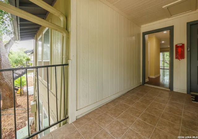 2nd image of 100 Lorenz Rd #APT 1110, San Antonio, TX 78209 | MLS# 1992295