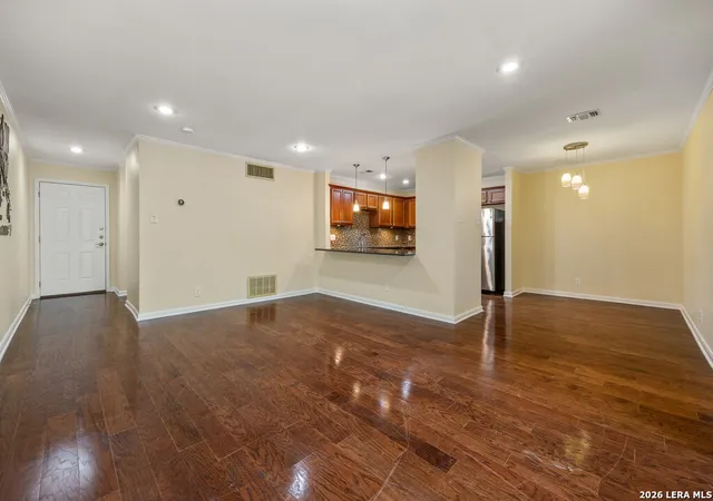 3rd image of 100 Lorenz Rd #APT 1110, San Antonio, TX 78209 | MLS# 1992295