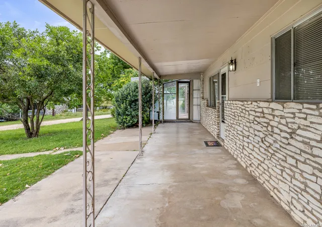 5th image of 212 Bluebonnet St, Burnet, TX 78611 | MLS# 1992318