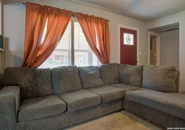 Photo 2 of Single family home for sale at 303 Lee Dr, Devine, TX 78016 | MLS# 1992325 | Listing updated on 2026-09-11