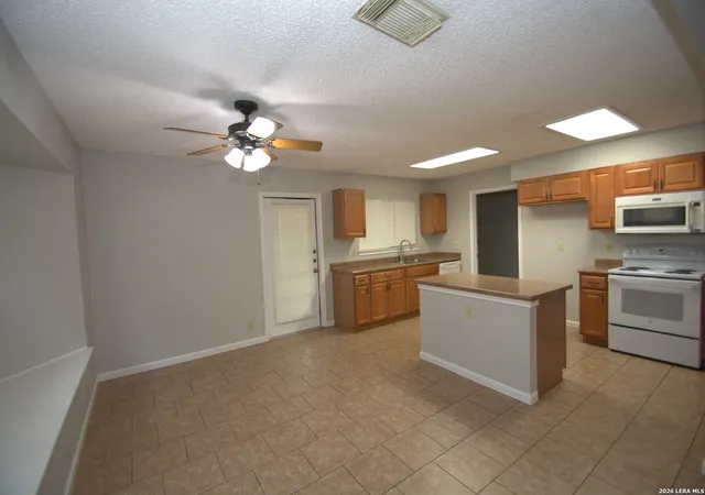 Photo 4 of Single family home for sale at 6150 Border Trail Dr, San Antonio, TX 78240 | MLS# 1992387 | Listing updated on 2026-09-21