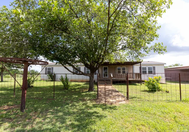 Homes for sale in Jourdanton, TX | 4780 County Road 307, Jourdanton, TX 78026 | MLS# 1992401