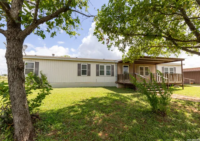 Homes for sale in Jourdanton, TX | 4780 County Road 307, Jourdanton, TX 78026 | MLS# 1992401