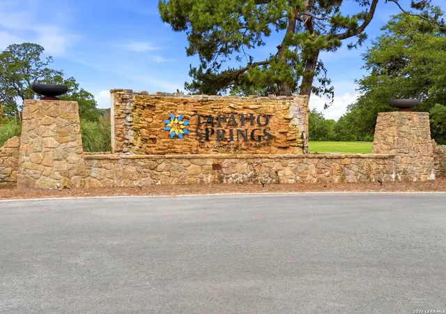 Homes for sale in Boerne, TX | 20 Tapatio Dr E #205, Boerne, TX 78006 | MLS# 1992481