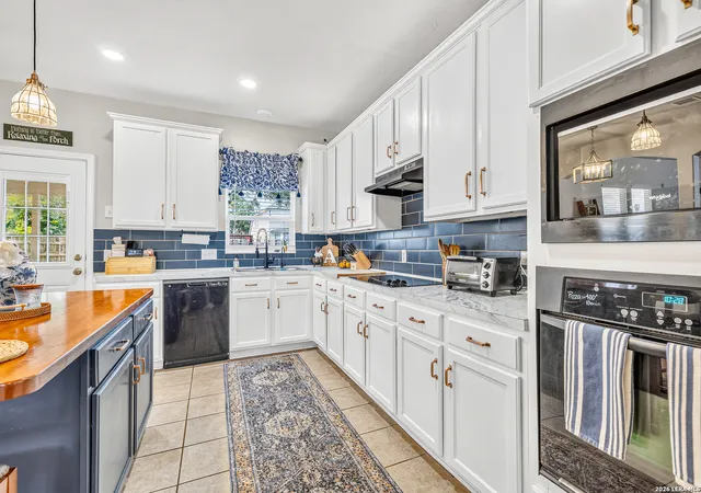 Photo 3 of Single family home for sale at 1114 Birdie Cv, San Antonio, TX 78221 | MLS# 1992528 | Listing updated on 2026-08-28