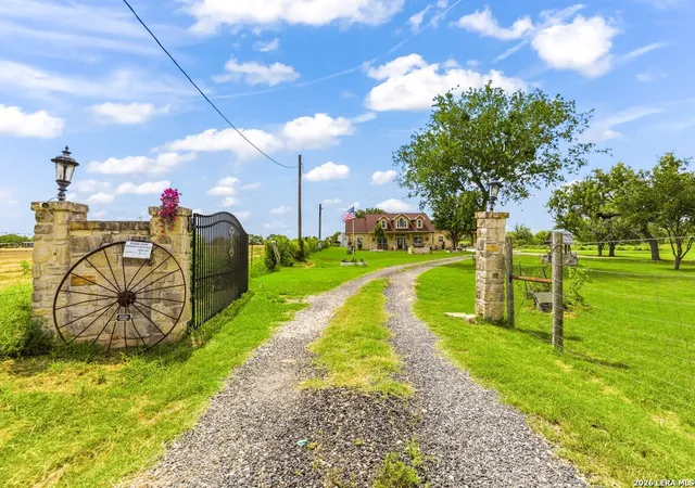 2nd image of 16306 Somerset Rd Unit 2, Von Ormy, TX 78073 | MLS# 1992533