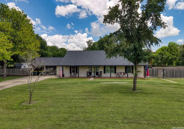 Photo 3 of Single family home for sale at 207 Woodlake Dr, Mc Queeney, TX 78123 | MLS# 1992534 | Listing updated on 2026-08-26