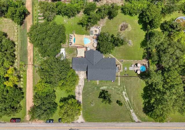 1st image of 207 Woodlake Dr, Mc Queeney, TX 78123 | MLS# 1992534