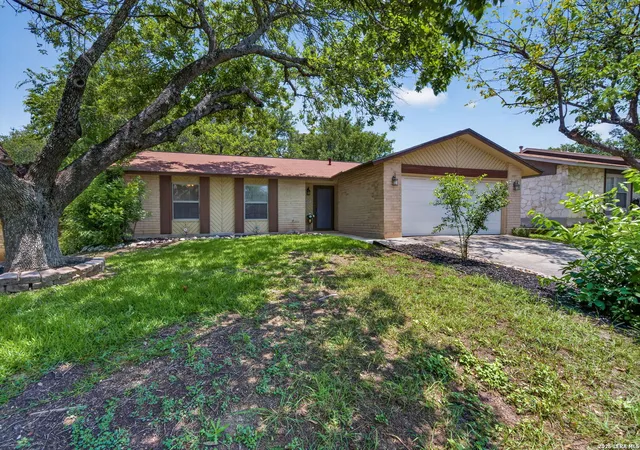 Photo 3 of Single family home for sale at 3915 Briarcrest St, San Antonio, TX 78247 | MLS# 1992537 | Listing updated on 2026-07-06