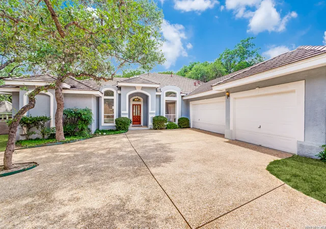 Photo 2 of Single family home for sale at 12 Westelm Gdns, San Antonio, TX 78230 | MLS# 1992547 | Listing updated on 2026-09-11