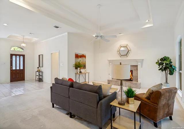Photo 4 of Single family home for sale at 12 Westelm Gdns, San Antonio, TX 78230 | MLS# 1992547 | Listing updated on 2026-09-11