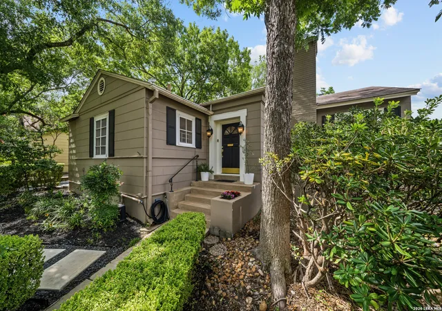 Homes for sale in San Antonio, TX | 330 W Agarita Ave, San Antonio, TX 78212 | MLS# 1992548