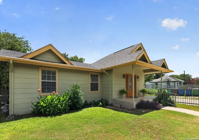 Photo 2 of Sale Pending at 1226 Patton Blvd, San Antonio, TX 78237 | MLS# 1992689 | Listing updated on 2026-09-03