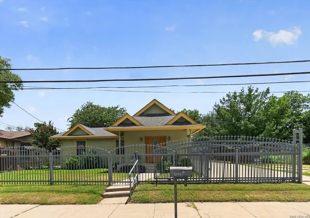 Photo 3 of Sale Pending at 1226 Patton Blvd, San Antonio, TX 78237 | MLS# 1992689 | Listing updated on 2026-09-03