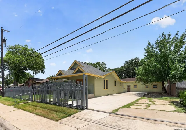 Photo 3 of Sale Pending at 1226 Patton Blvd, San Antonio, TX 78237 | MLS# 1992689 | Listing updated on 2026-09-03