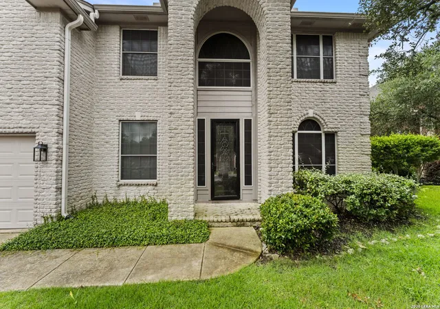 Photo 2 of Sale Pending at 906 Elkins Lk, San Antonio, TX 78260 | MLS# 1992728 | Listing updated on 2026-08-06