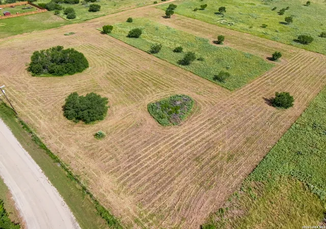 4th image of Tbd Cr 1629/Hillcrest Dr, Moore, TX 78057 | MLS# 1992770