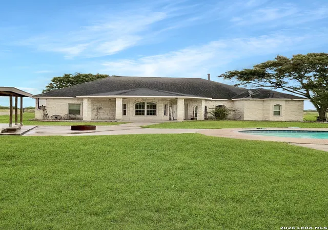 2nd image of 721 Deaf Smith Rd, Beeville, TX 78102 | MLS# 1992776