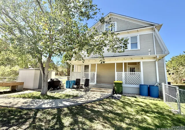 3rd image of 323 S 6Th, Kenedy, TX 78119 | MLS# 1992790