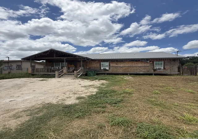 Homes for sale in Crystal City, TX | 204 W Lake St, Crystal City, TX 78839 | MLS# 1992794