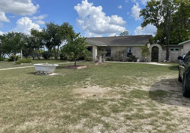 Photo 3 of Single family home for sale at 402 County Road 574, Castroville, TX 78009 | MLS# 1992815 | Listing updated on 2026-08-12